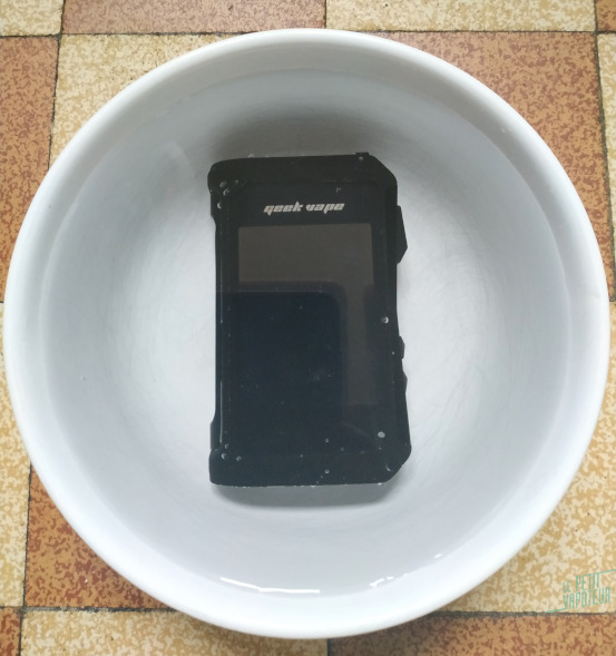 Box-Aegis-dans-bol-eau